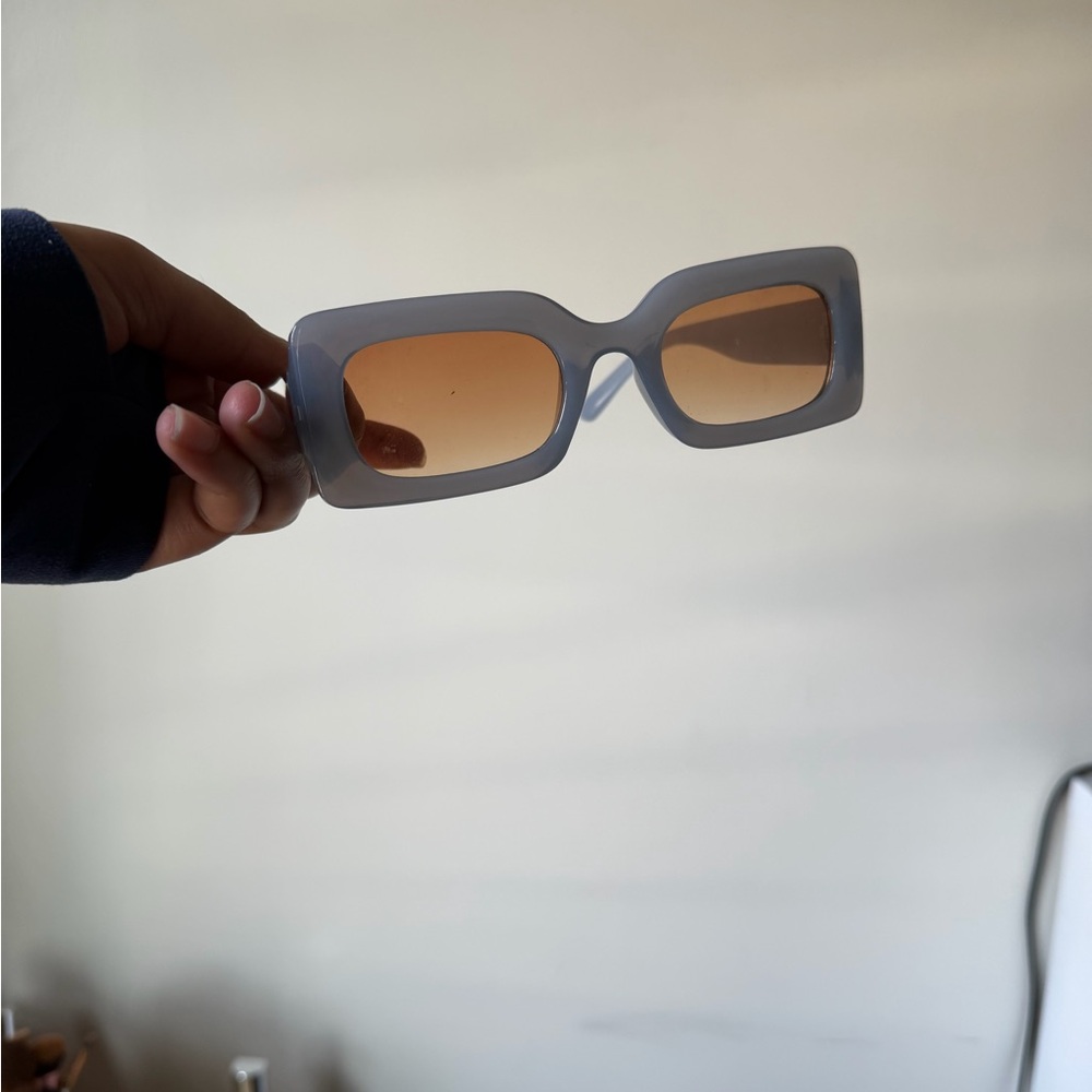 Stylish Rectangular Sunglasses - Brown and Blue - Picture 2 of 5